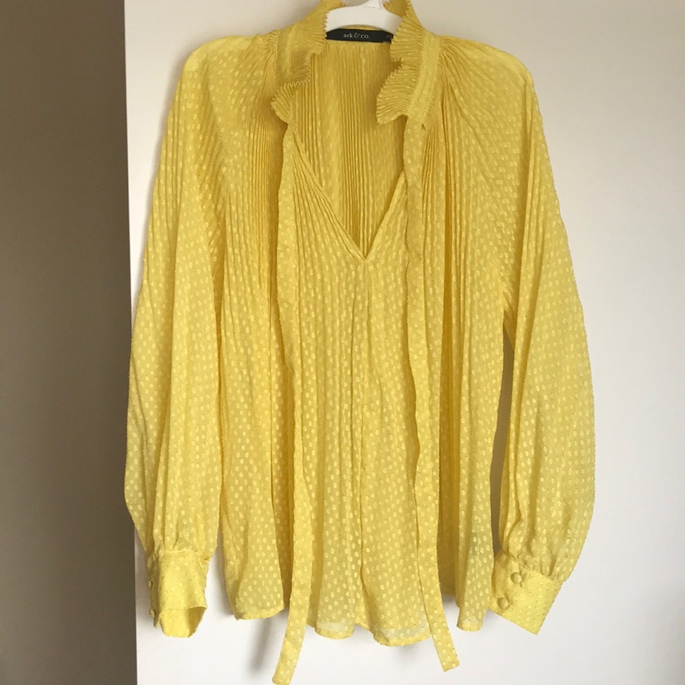 SALE!! BRAND NEW! Boutique Yellow blouse